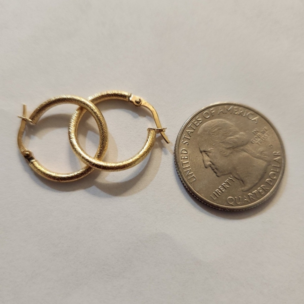 Beautiful 10k solid gold hoop earrings